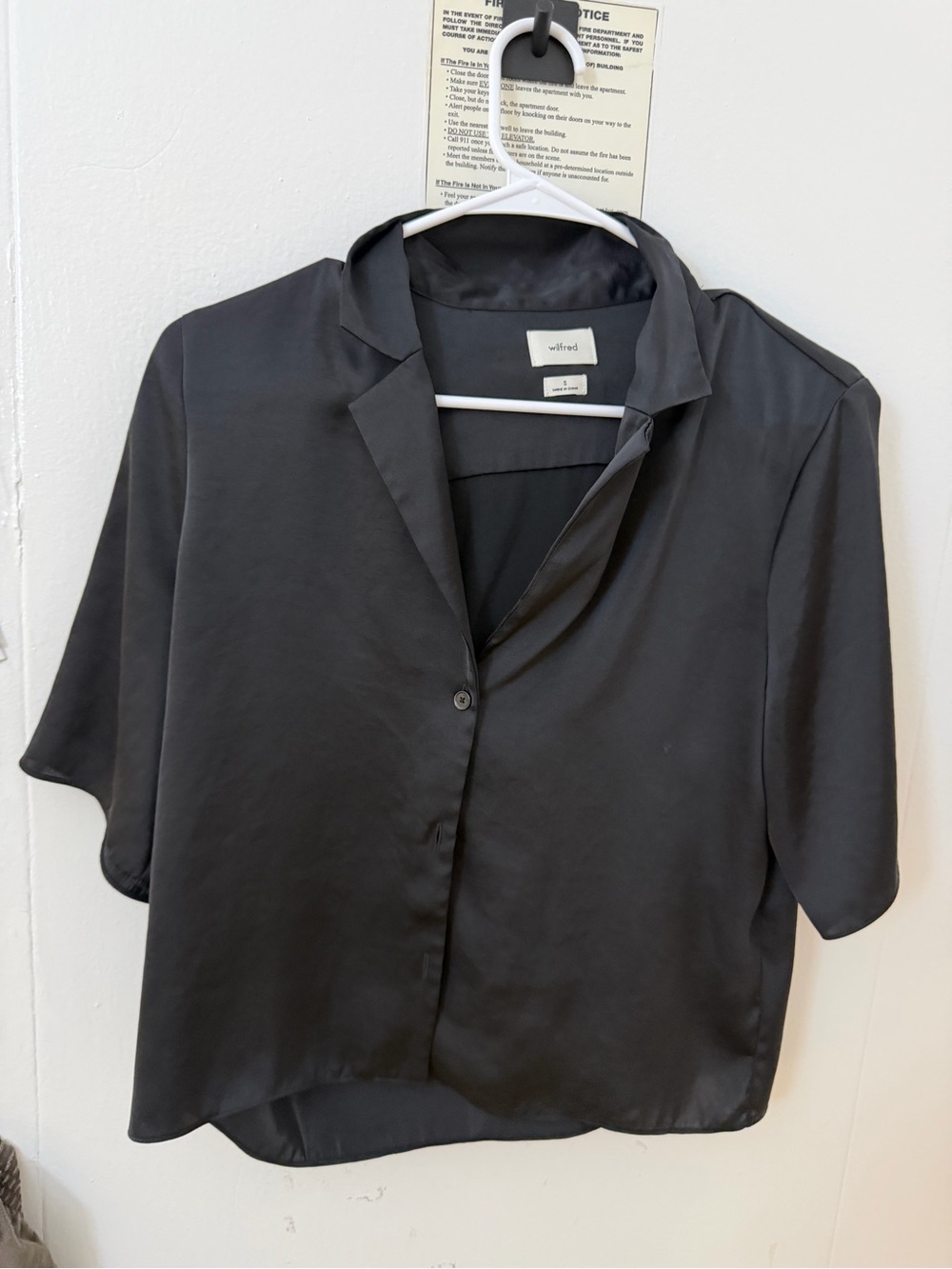 Wilfred Black Satin Short-Sleeve Button Blouse
